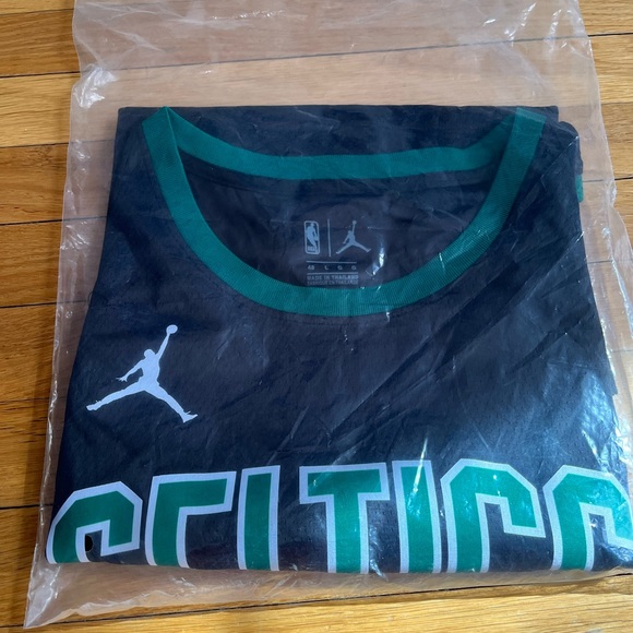Limited Edition Alternate Black Kyrie Irving Celtics jersey - Picture 2 of 2